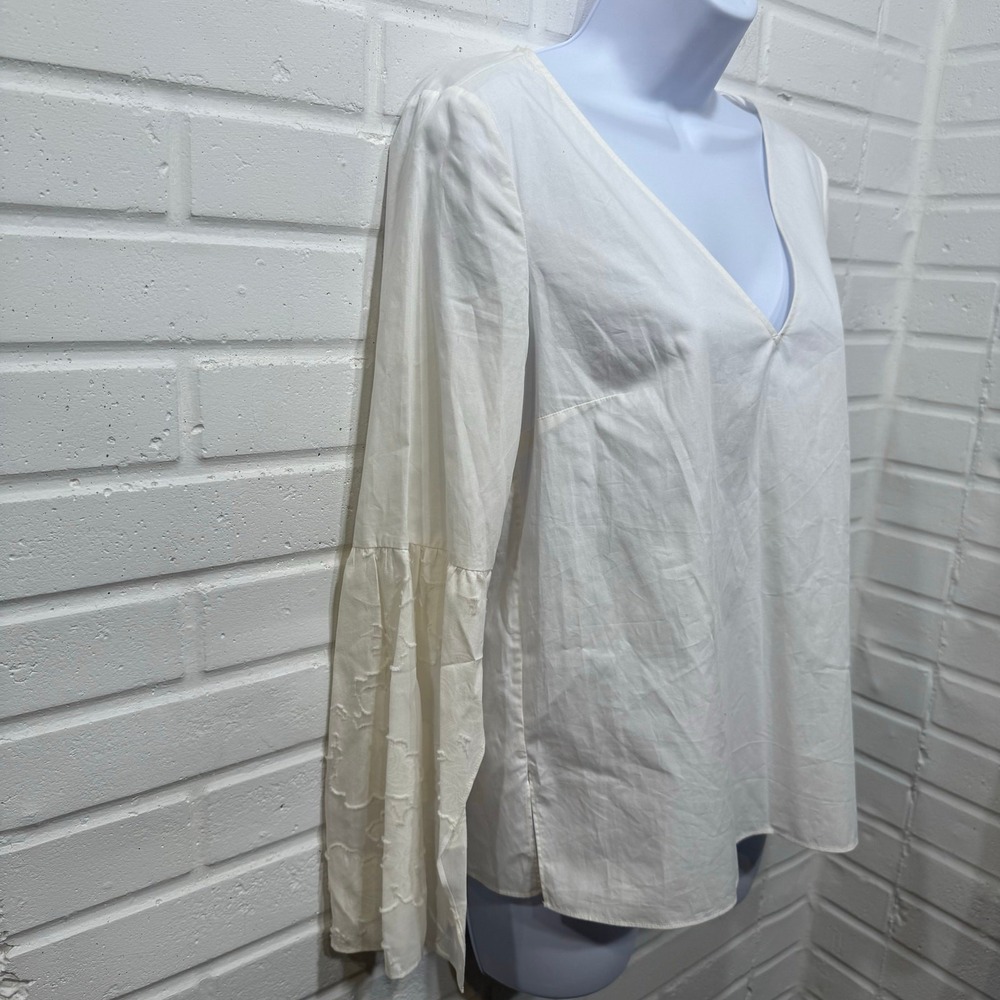 Massimo Dutti VNeck Blouse Silk Blend Bell Sleeve Floral Sz 6 NWT Minor‎ Blemish - Picture 4 of 16